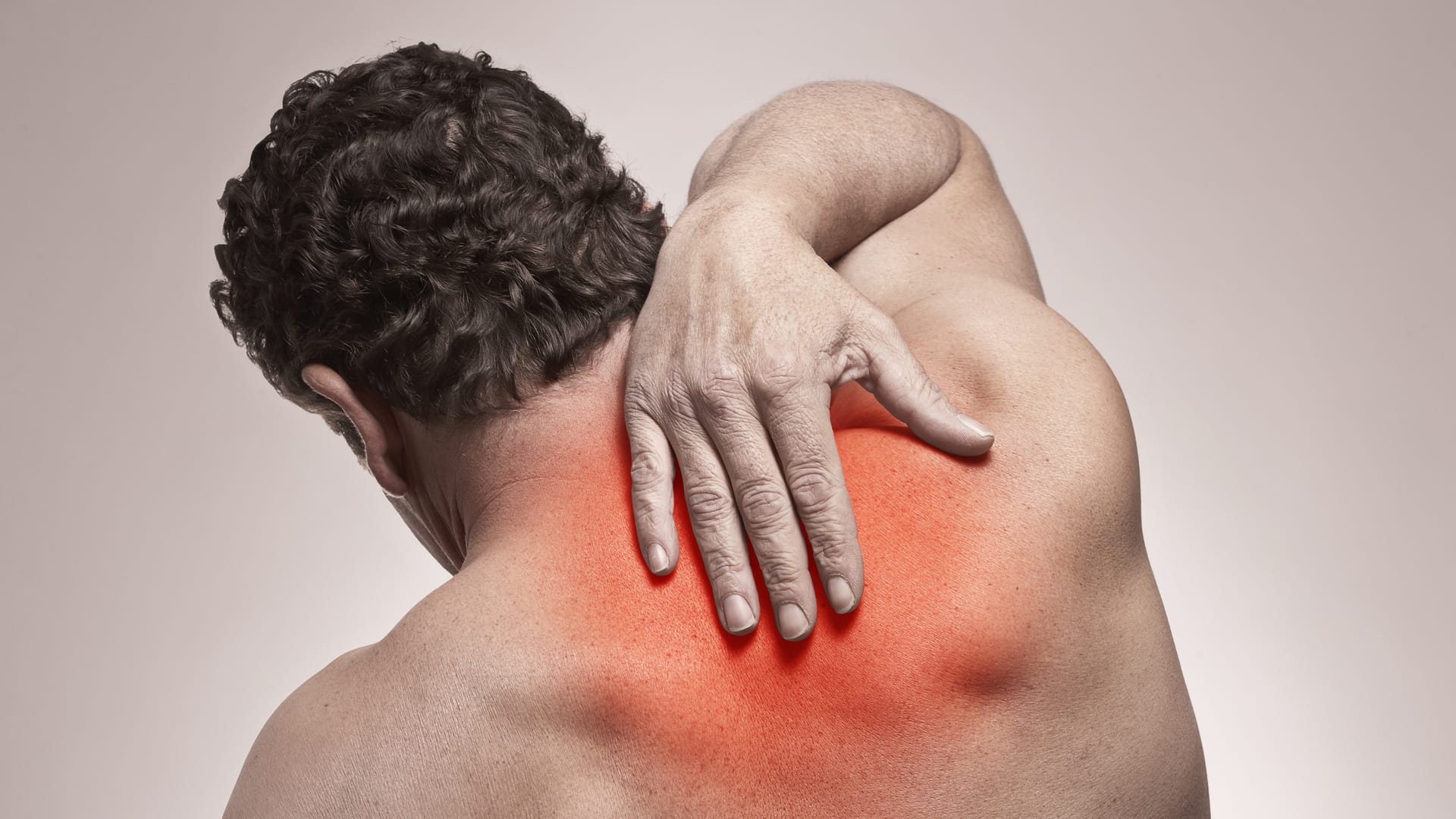 Боли в спине, пояснице, между лопатками: причины возникновения, к какому врачу обратиться